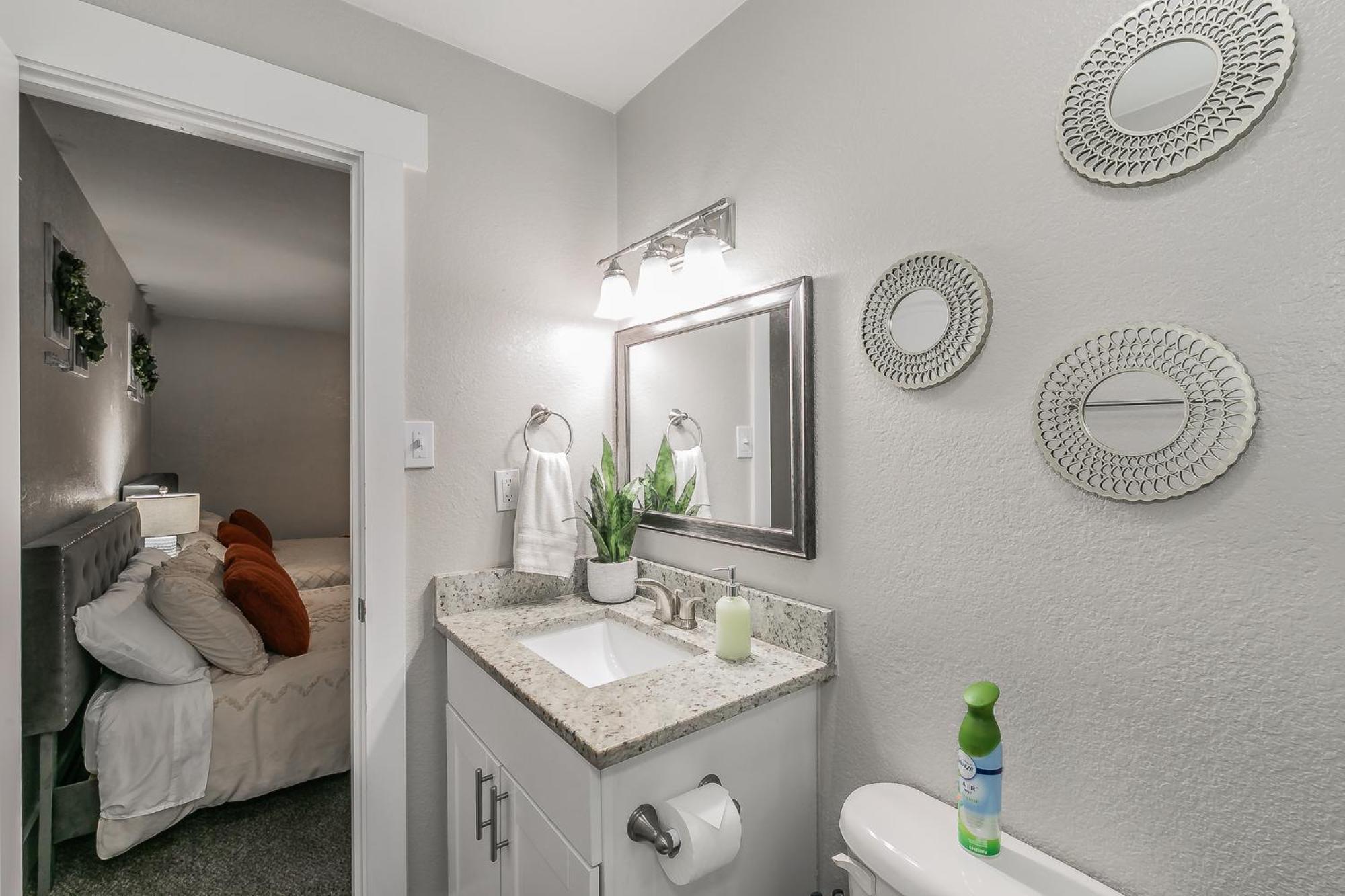 Cozy 2Br Farmhouse Apt - Sleeps 8 - Free Parking! Arlington Exteriér fotografie