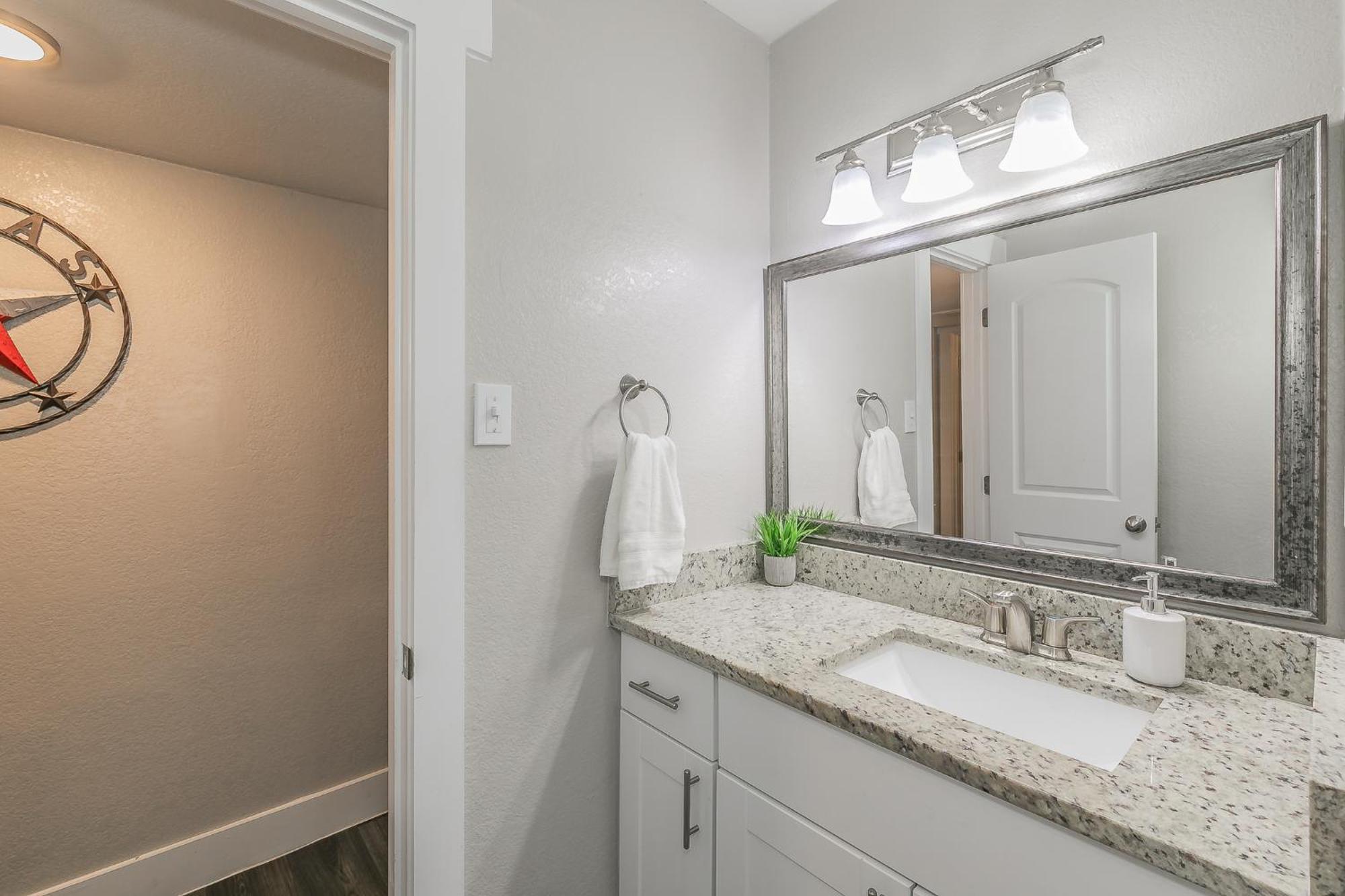 Cozy 2Br Farmhouse Apt - Sleeps 8 - Free Parking! Arlington Exteriér fotografie